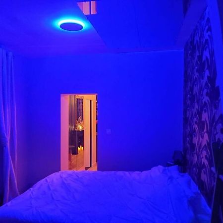 Love Room « L'Etreinte Doree » Illiers-Combray ภายนอก รูปภาพ