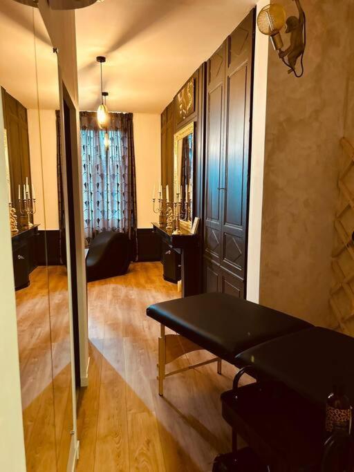 Love Room « L'Etreinte Doree » Illiers-Combray ภายนอก รูปภาพ