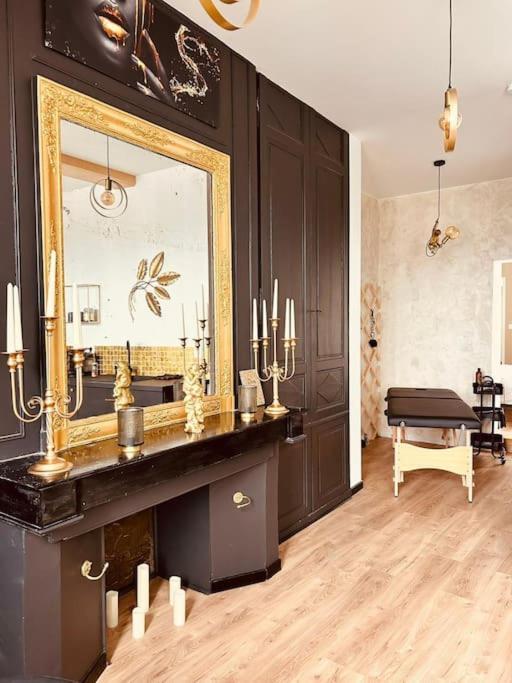 Love Room « L'Etreinte Doree » Illiers-Combray ภายนอก รูปภาพ