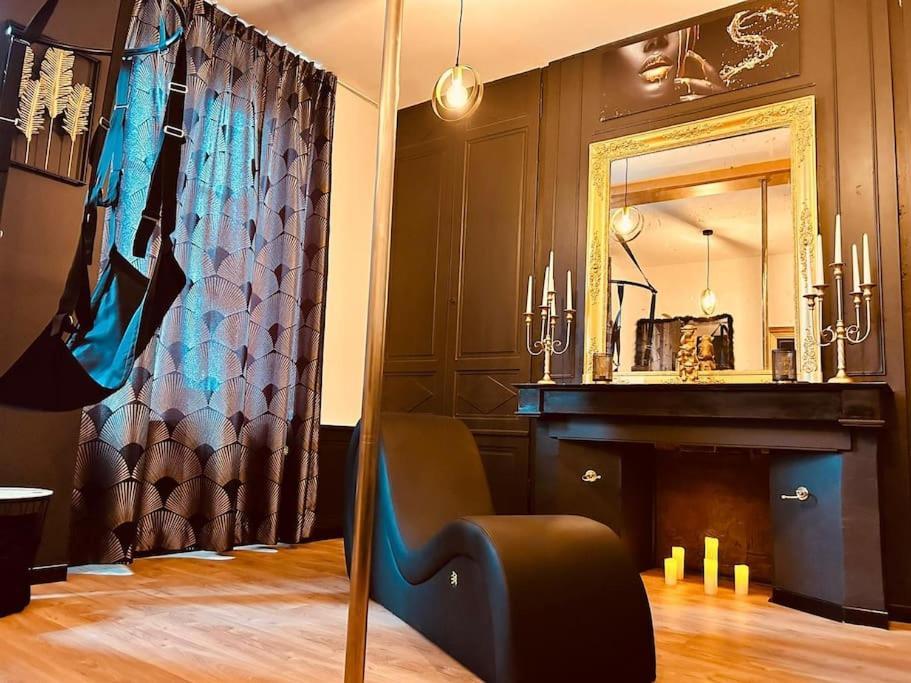 Love Room « L'Etreinte Doree » Illiers-Combray ภายนอก รูปภาพ