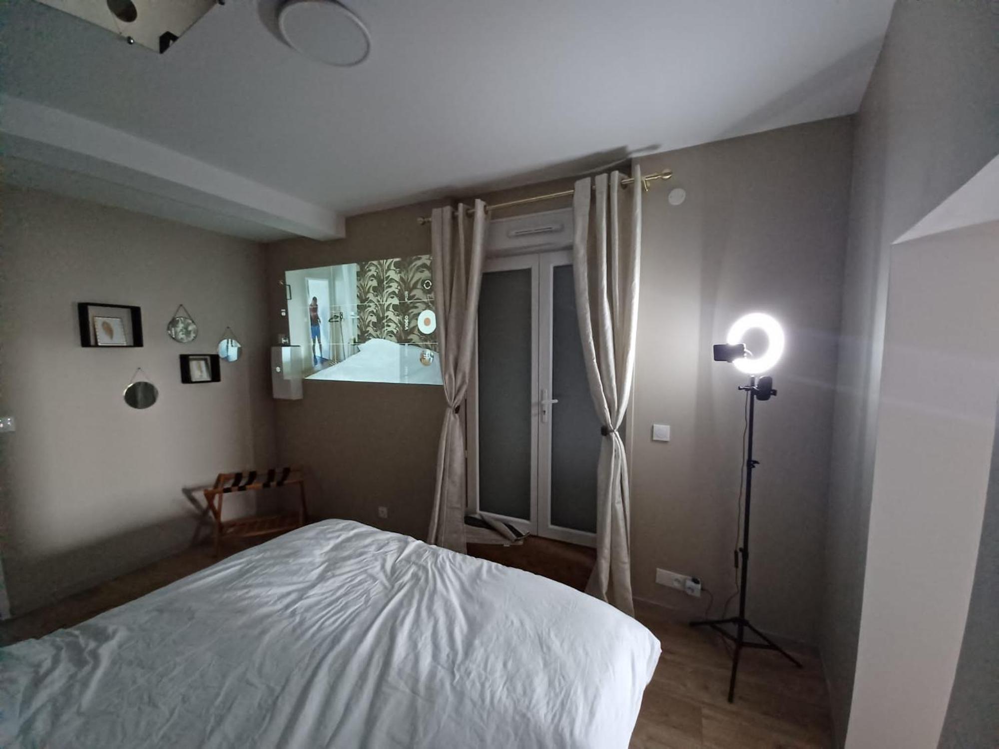 Love Room « L'Etreinte Doree » Illiers-Combray ภายนอก รูปภาพ