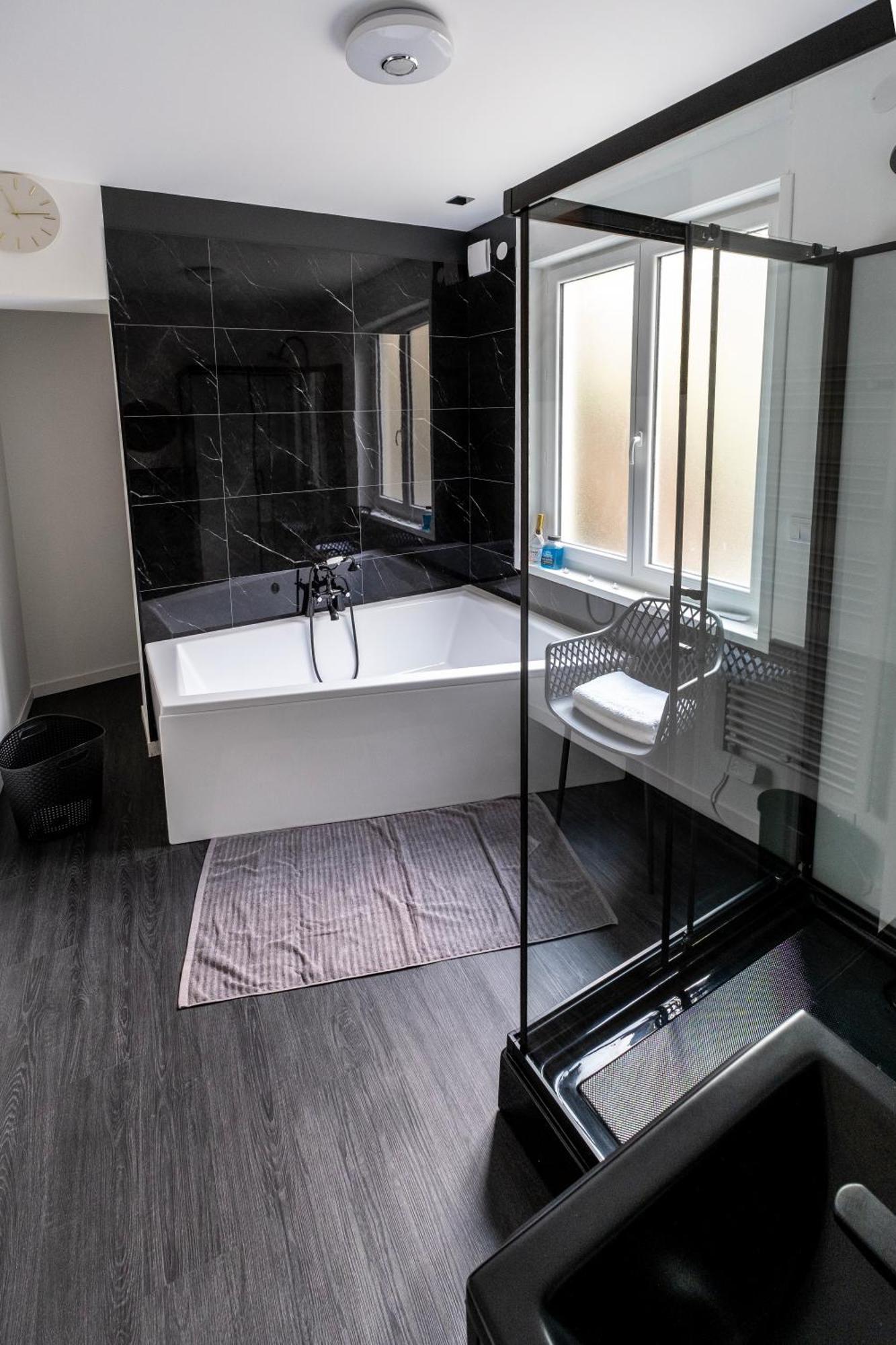 Love Room « L'Etreinte Doree » Illiers-Combray ภายนอก รูปภาพ